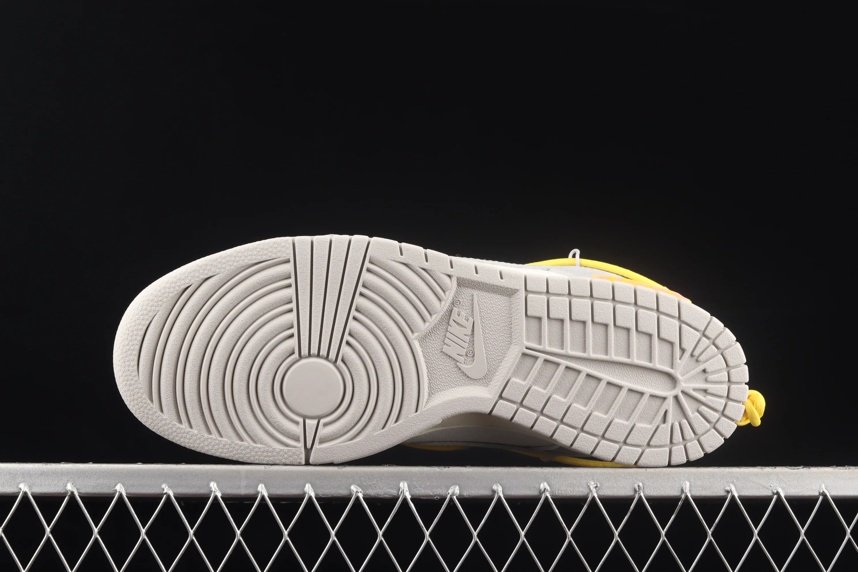 All Categories Nk SB Dunk Series Nk SB Dunk Low Low-top Sneakers Pure Original Version OF x Nk Dunk Low OW Gray Casual Sports Skateboard Shoes DM1602-103